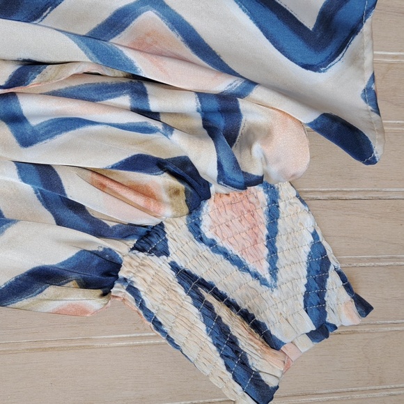 First Love By Lovelyn Abstract Geometric Print Blouse Long Puff Sleeve Satin - Picture 4 of 12